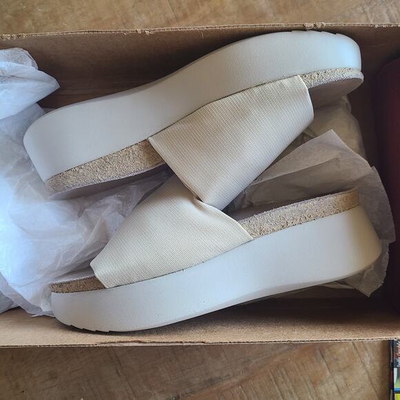 Munro Nalia Women’s Sz 7 WIDE Beige Bone Fabric Slip On‎ Platform Wedge Sandals - Picture 6 of 6
